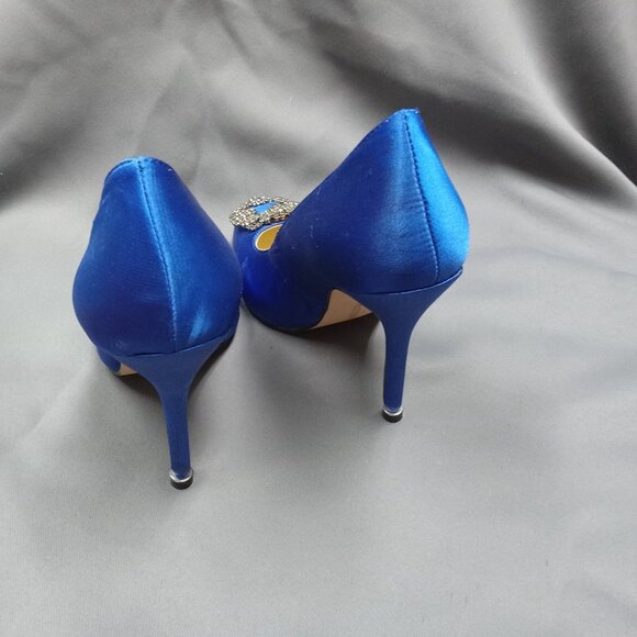 Manolo Blahnik Hangisi Embellished SEX AND THE CITY Stiletto SATIN PUMPS - Picture 13 of 14